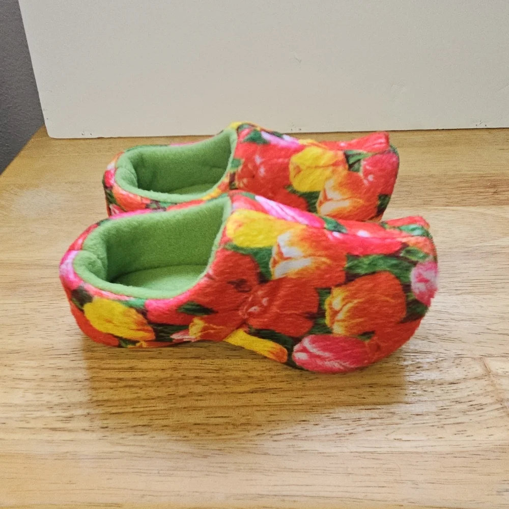 Kids Wooden Shoe Brand‎ Fleece Slippers W/ Tulips